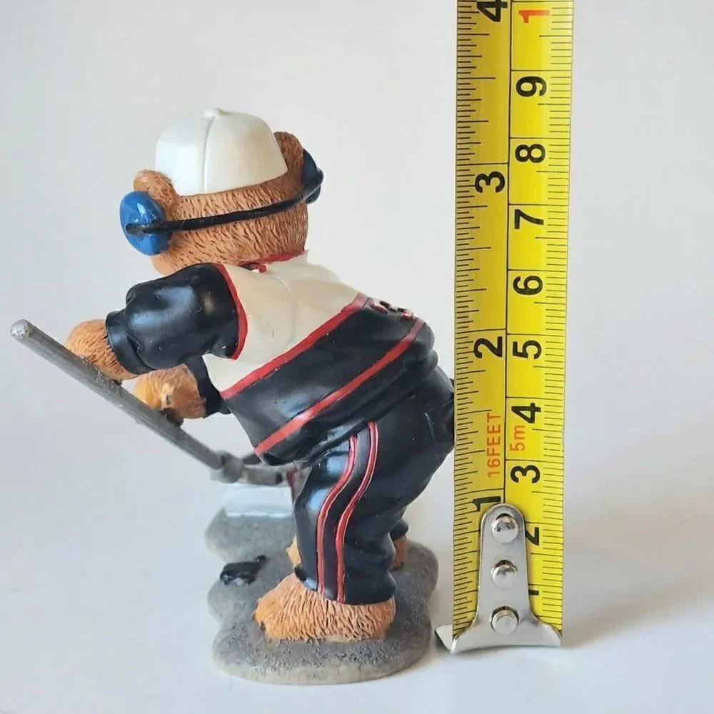 NASCAR‎ 1999 DALE EARNHARDT Good Ole Bears “Need a Lift?” Resin Figurine